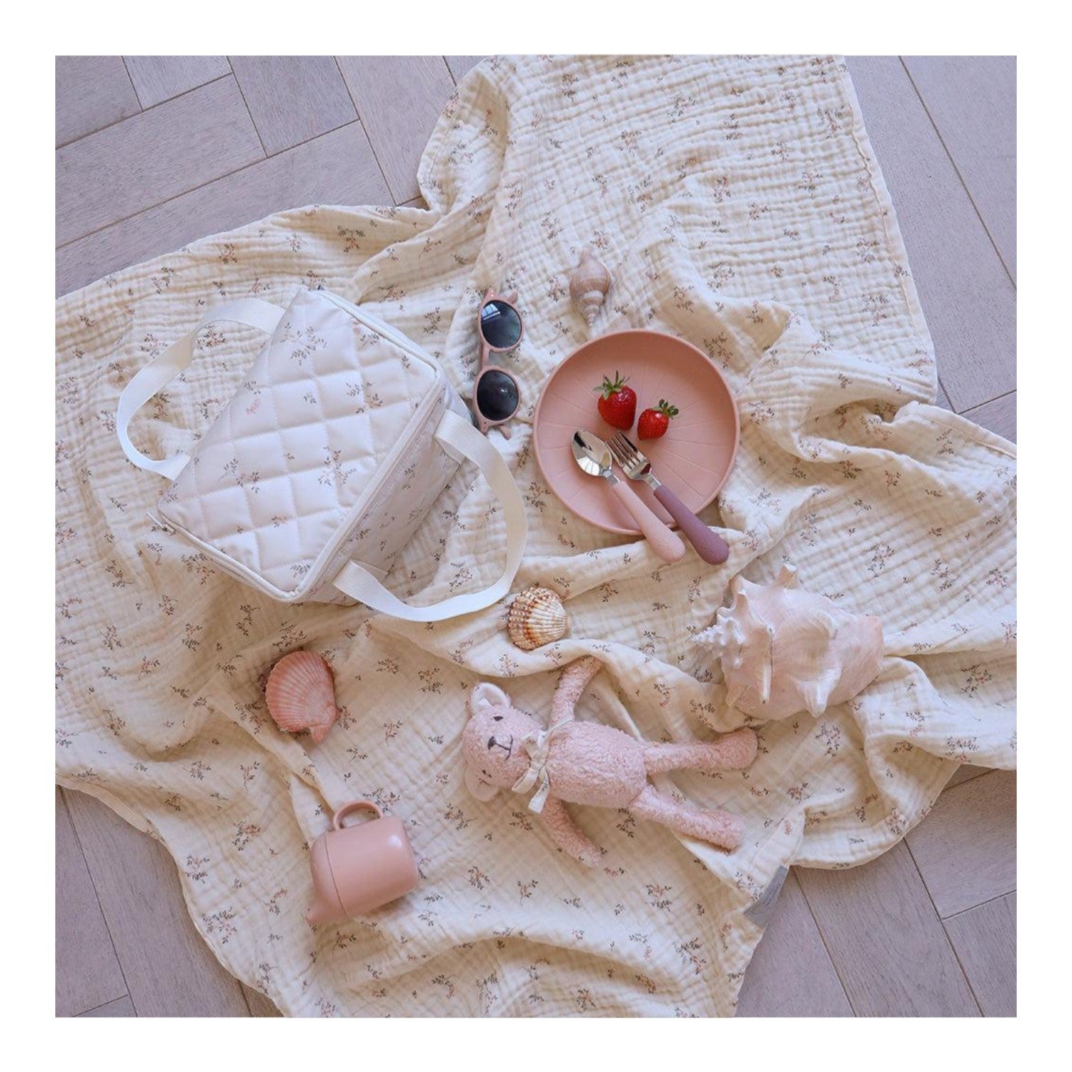 Cam Cam Copenhagen vaikų stalo įrankių rinkinys – Flower – Rose Mix